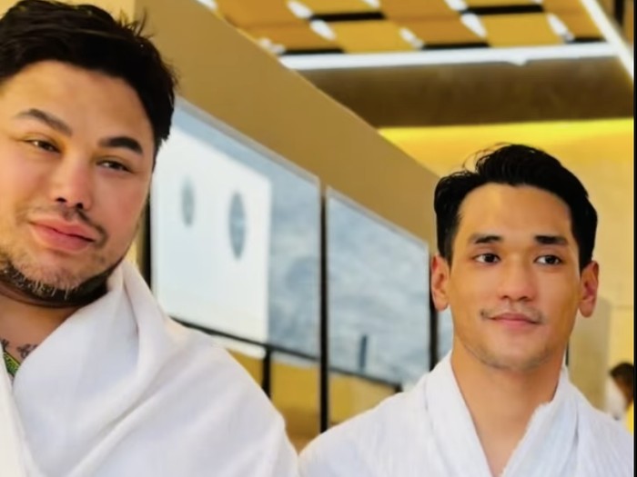 Artis haji Selebritas bertemu di Tanah Suci sambil berhaji.