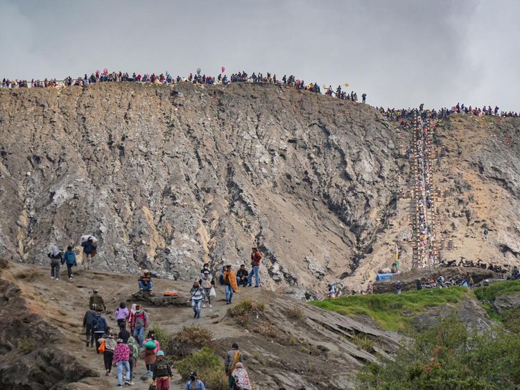 Bromo Tutup 4 Hari Saat Yadnya Kasada