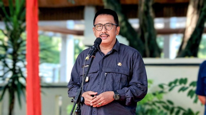 Bupati Sukabumi Asep Japar