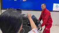 WELCOME TO OSAKA TIMNAS GARUDA. (Part 1) .And Surprisingly I got the Eye Blinking from @nathantjoeaon Hehee @fefeslinkert @meo28kim @melindawoudenberg, kata Fitri Carlina dalam Instagram miliknya dilihat detikcom, Selasa (10/6/2025). Foto: instagram Fitri Carlina