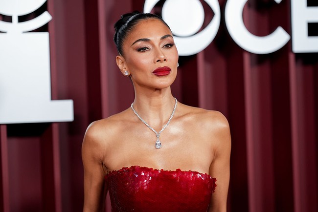 Mantan leader Pussycat Dolls, Nicole Scherzinger, memiliki nama dengan lima kata. Nama aslinya adalah Nicole Prascovia Elikolani Valiente Scherzinger. Foto: John Nacion/Variety via Getty Images