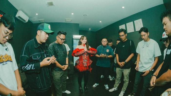 Royal Crown Music bersama Happy Asmara