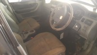 Begini tampilan interior mobil. Tampak sangat berdebu di bagian joknya. Foto: Dok.Lelang.go.id