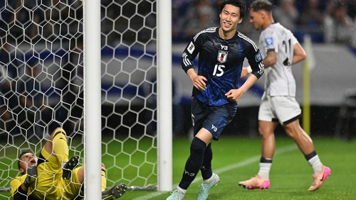SUITA, JAPAN - JUNE 10: Daichi Kamada of Japan (C) celebrates after scoring the teams first goal during the FIFA World Cup Asian Third Qualifier Group C match between Japan and Indonesia at Panasonic Stadium Suita on June 10, 2025 in Suita, Osaka, Japan. (Photo by Kenta Harada/Getty Images)