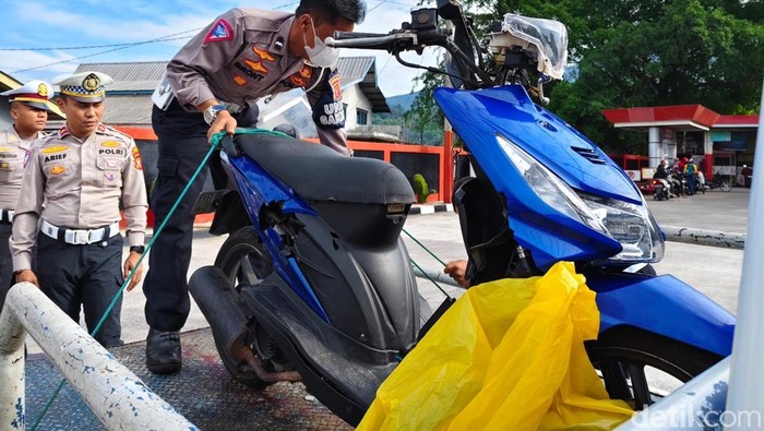 Kecelakaan maut di jalan Raya Bandung-Cirebon, Cimalaka, Kabupaten Sumedang.