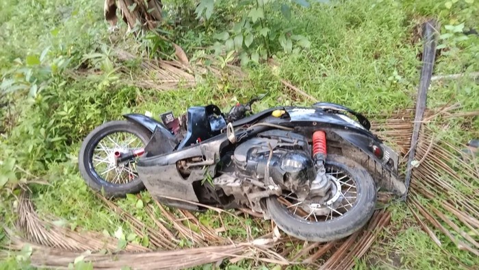 Kecelakaan tunggal pemotor wanita di Selayar.