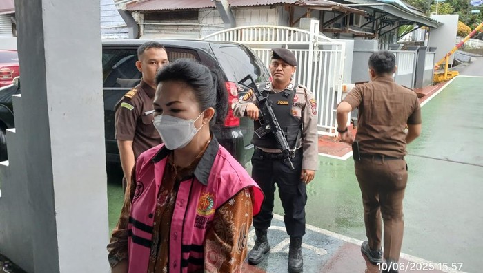 Kejati Kepri tetapkan MTR, Mantan Direktur Umum LPP TVRI tahun 2020-2023 sebagai tersangka dugaan korupsi.(Dok Kejati)