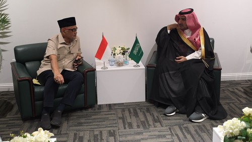 Kepala BP Haji berbincang dengan Deputi Menteri Haji Arab Saudi