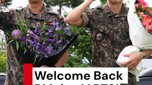 Video: Lihat Momen Kembalinya RM dan V BTS dari Wamil
