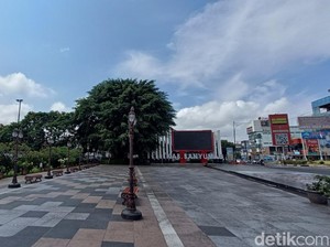 Nobar Jepang Vs Indonesia di Alun-alun Purwokerto