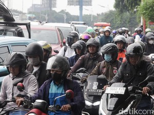 Kurangi Macet, Trotoar di TB Simatupang Bakal Dipakai Jadi Lajur Kendaraan