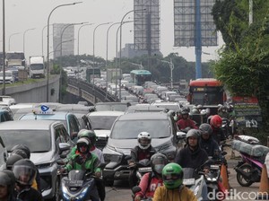 Titik-titik Penyempitan di Jl TB Simatupang Selama Proyek Pipa Air Berlangsung