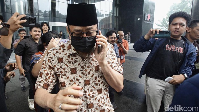 Mantan Pejabat Pajak M Haniv Kembali Diperiksa KPK KPK mengusut kasus dugaan gratifikasi mantan Kakanwil DJP Jakarta Khusus Muhammad Haniv (MH). Hari ini KPK memeriksa kembali Muhammad Haniv.