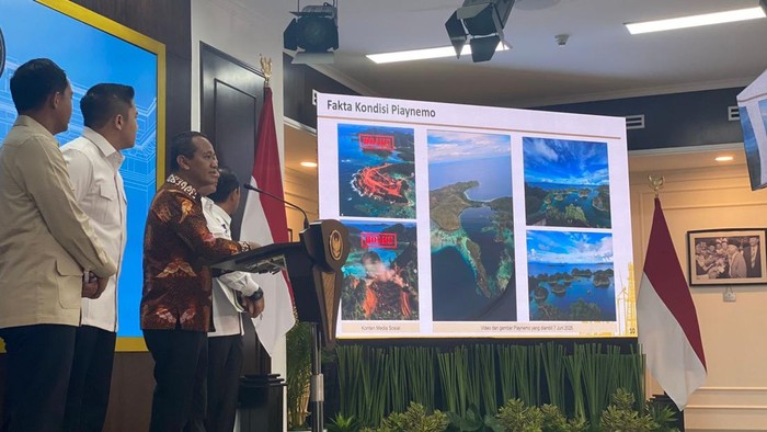 Menteri ESDM Bahlil Lahadalia menunjukkan bahwa gambar viral Pulau Piaynemo Raja Ampat yang beredar di media sosial adalah hoax (Firda/detikcom)