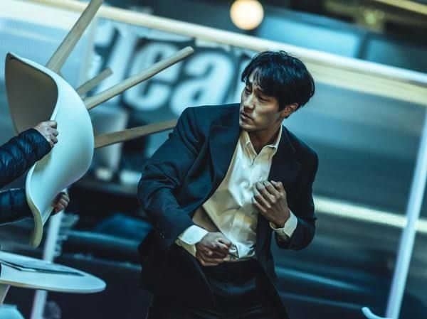 Cuplikan adegan dalam serial Mercy for None.