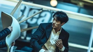 Aksi berdarah-darah So Ji Sub di Mercy For None juga gak luput dari pembicaraan. Popularitas drakor ini ada di posisi #3. (Foto: Dok. Netflix)