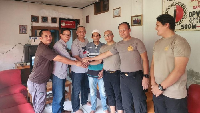Nyanyang disambangi anggota Polres Cianjur