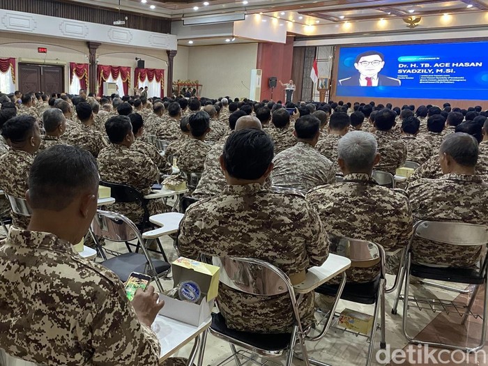 Para wakil kepala daerah serta ASN golongan II dan III di Jateng mengikuti retret Manunggal Leadership di Kantor BPSDMD Jateng, Kota Semarang, Selasa (10/6/2025).
