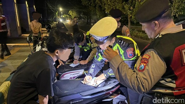 Patroli balap liar di Kota Pasuruan.