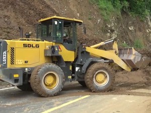 Longsor di Jalur Lumajang-Malang Dibersihkan, Warga Diimbau Waspada