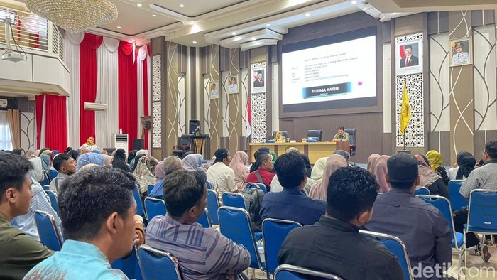 Kegiatan sertifikasi halal yang melibatkan IKM Pangan di Banjarmasin.
