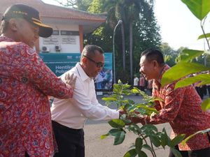 Pemkab Mojokerto Reboisasi 182 Sekolah Adiwiyata dan 12 Desa Berseri