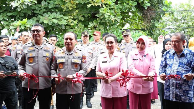 Polda Riau meluncurkan dapur MBG yang bekerja sama dengan Yayasan Kemala Bhayangkari, di Pekanbaru.