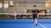 Rafathar Mode On PADEL Gawat Papa ketinggalan nih kayaknya. Bentar lagi gawat kalo minta Papanya bikin lapangan Padel di Andara, tulis Raffi Ahmad dalam Instagram miliknya dilihat detikcom, Selasa (10/6/2025). Foto: instagram Raffi Ahmad dan Nagita Slavina