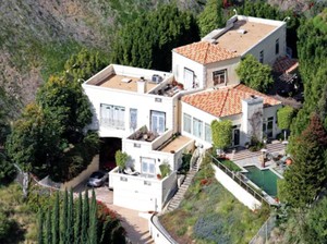 Kisah Rumah Angker di Hollywood yang Pernah Dihuni Britney Spears
