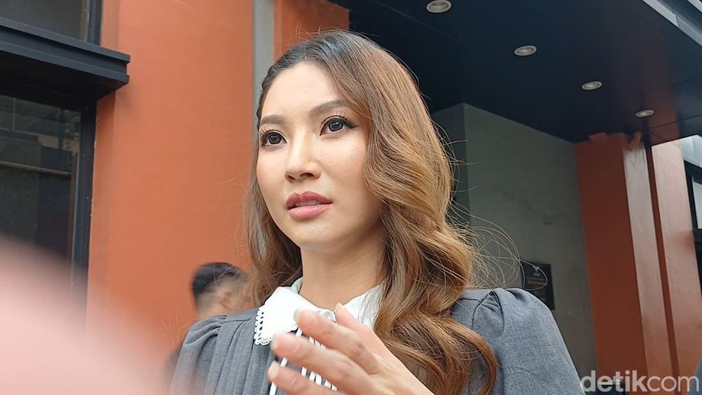Sarwendah Berduka, Ayahnya Hendrik Lo Meninggal Dunia di Usia 63 Tahun