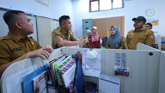 Sekda Palembang sidak dua kantor pelayanan publik dan temukan ASN bolos