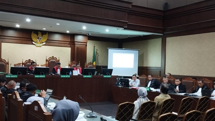 Soemitro Samadikoen saat dihadirkan sebagai saksi kasus dugaan korupsi importasi gula, terdakwa mantan Menteri Perdagangan Thomas Trikasih Lembong alias Tom Lembong di Pengadilan Tipikor Jakarta