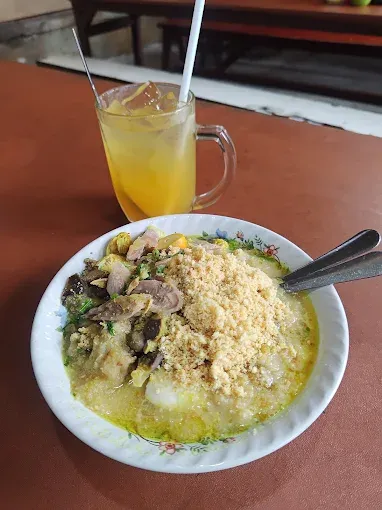 Bosan Makan Daging? Coba 5 Soto Ayam Ambengan di Sini