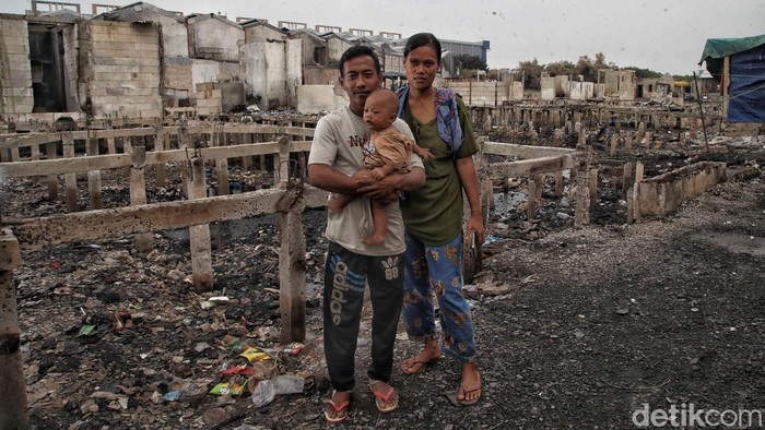 Sejumlah foto portrait korban kebakaran di kawasan Kapuk Muara, Penjaringan, Jakarta Utara, Selasa (10/6/2025).