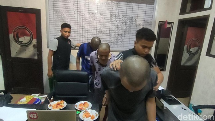 Tiga warga sukabumi ditangkap usai edarkan obat terlarang