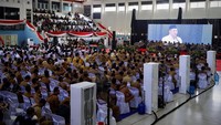 Para tamu udangan saat mendengar penjelasan dari Wamenkop Ferry Juliantono tentang pembentukan Koperasi Desa/Kelurahan (Kopdes/Kel) Merah Putih.Wamenkop berharap Kopdes/Kel di Kabupaten Lahat dapat menjadi motor penggerak ekonomi desa yang inklusif, mandiri, dan berkelanjutan, serta mampu meningkatkan kesejahteraan masyarakat di tingkat desa.