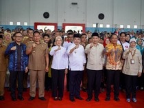 Wamenkop Ferry Beri Arahan Saat Monitoring Koperasi Desa Merah Putih di Lahat