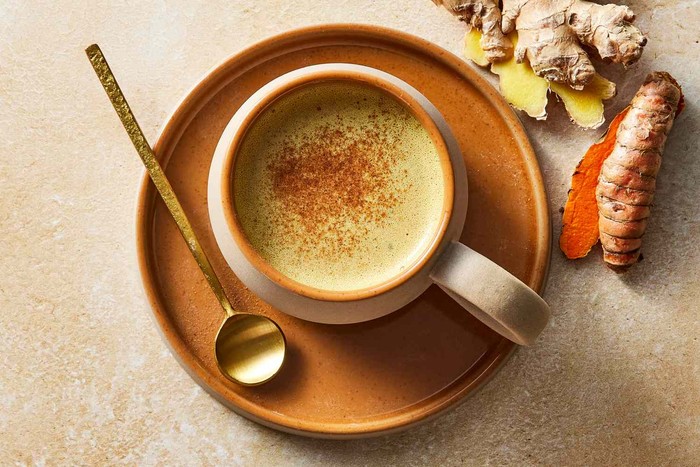 6 Manfaat Menambahkan Kunyit dalam Kopi, Segar dan Menyehatkan!