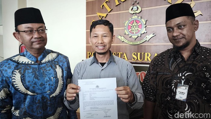 Anggota DPRD Solo Sugeng Riyanto mengadukan Ayam Goreng Widuran ke Mapolresta Solo, Rabu (11/5/2025).