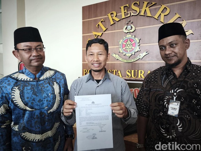 Anggota DPRD Solo Sugeng Riyanto mengadukan Ayam Goreng Widuran ke Mapolresta Solo, Rabu (11/5/2025).