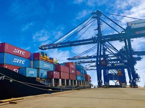 TPK Batu Ampar Mulai Layani Transhipment Internasional