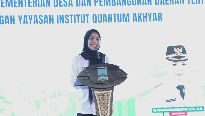 Bupati Serang, Ratu Racmatuzakiyah
