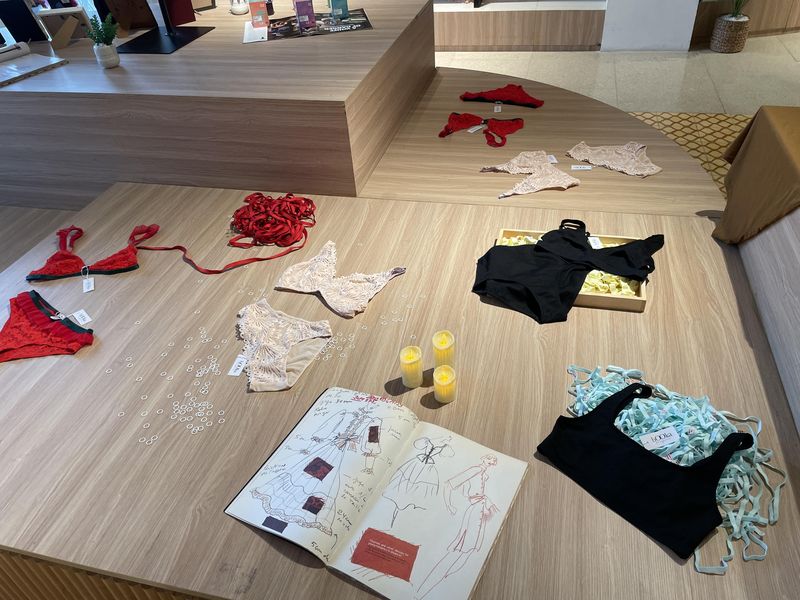 Toko bOOka di Sarinah