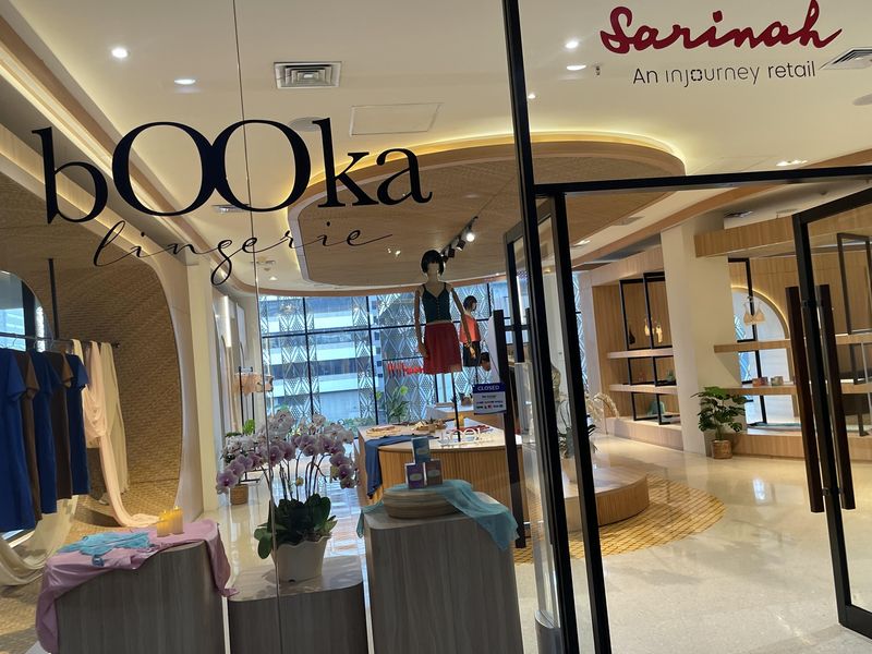 Toko bOOka di Sarinah