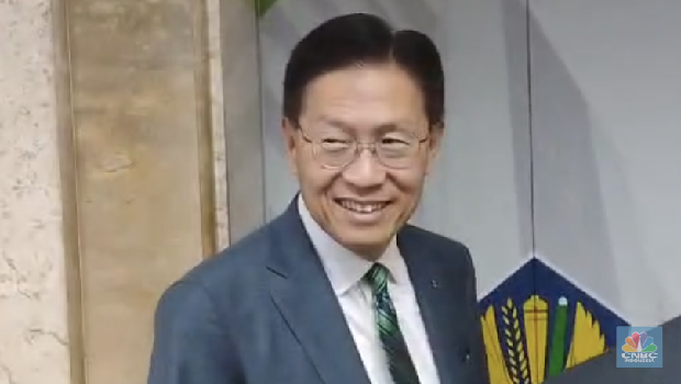CEO Lippo Group James Riady usai Rapat Koordinasi Menteri PKP dengan Asosiasi Pengembang Perumahan, BP Tapera dan Direktur Jenderal Kekayaan Negara Direktorat Jenderal Kekayaan Negara, Kementerian Keuangan, Jakarta, Rabu (11/6/2025). (CNBC Indonesia/Arrijal Rahman)