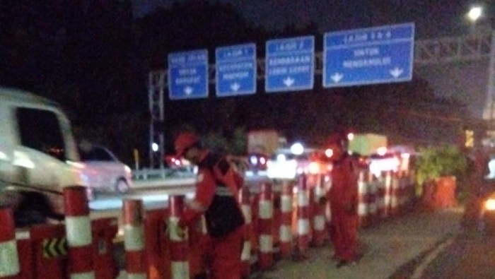 Contraflow di Tol Jagorawi disetop