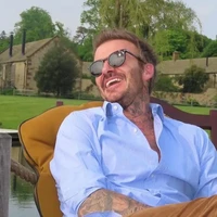 David dan Victoria Beckham beberapa waktu ke belakang ini diketahui tinggal di daerah Costwolds, kawasan perbukitan indah dengan area yang masih kental dengan unsur tradisional.  Foto: dok. Instagram @davidbeckham