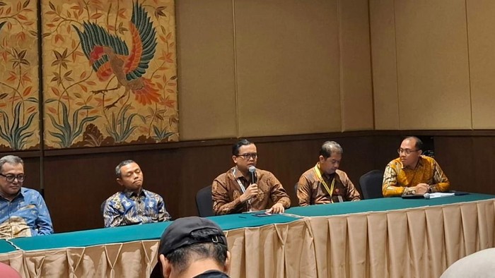 Dirjen Dikdasmen Gogot Suharwoto