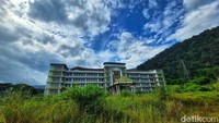 Muncul kabar pembangunan gedung itu akan dilanjutkan dan melibatkan BUMN.