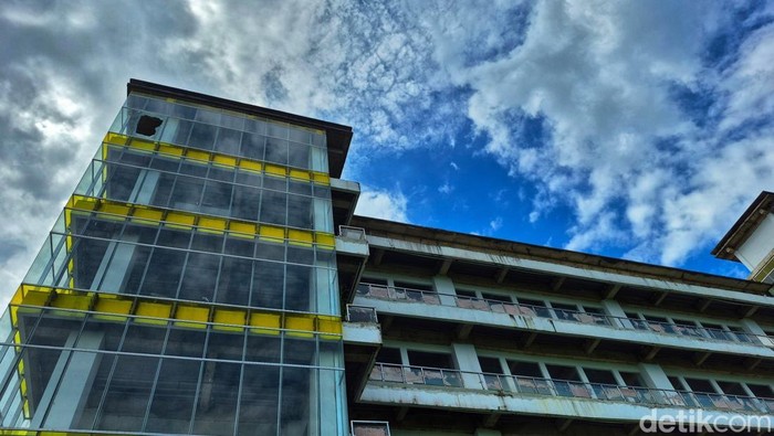 Gedung Perkantoran Pemkab Sukabumi yang mangkrak.